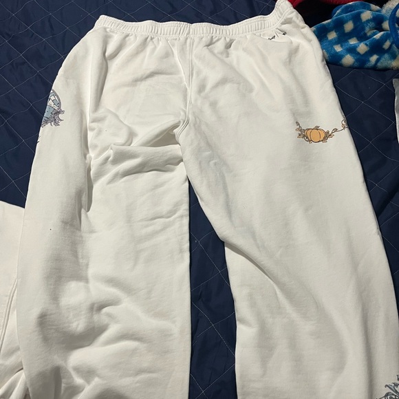 Samii Ryan Disney Cinderella Icons Women's Crewneck and sweatpants Set - Picture 4 of 6